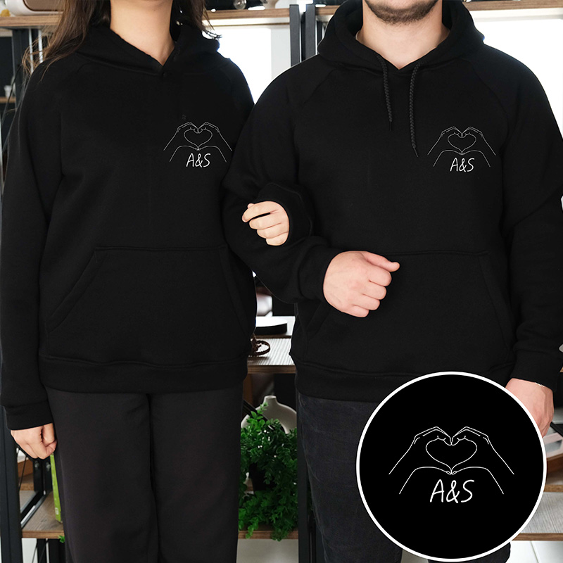 Line Art Kalp Tasarımlı Baş Harf Yazılı Sevgiliye Hediye Sweatshirt Kombini